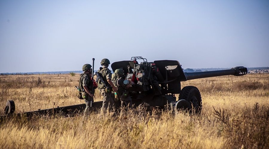 Артиллерия ЧФ провела ночные стрельбы на крымском полигоне