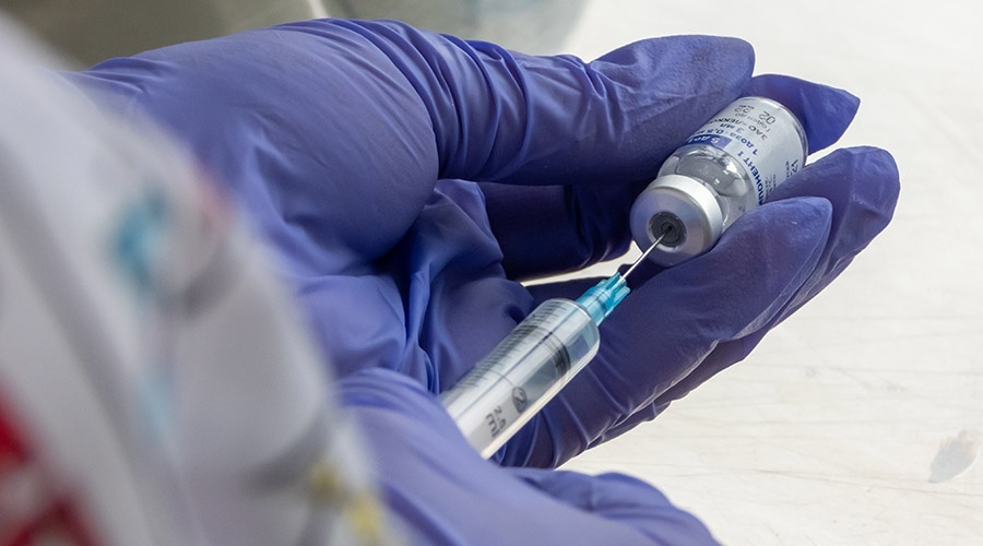В Крыму упали темпы вакцинации от COVID-19 на фоне антирекордов по заболеваемости