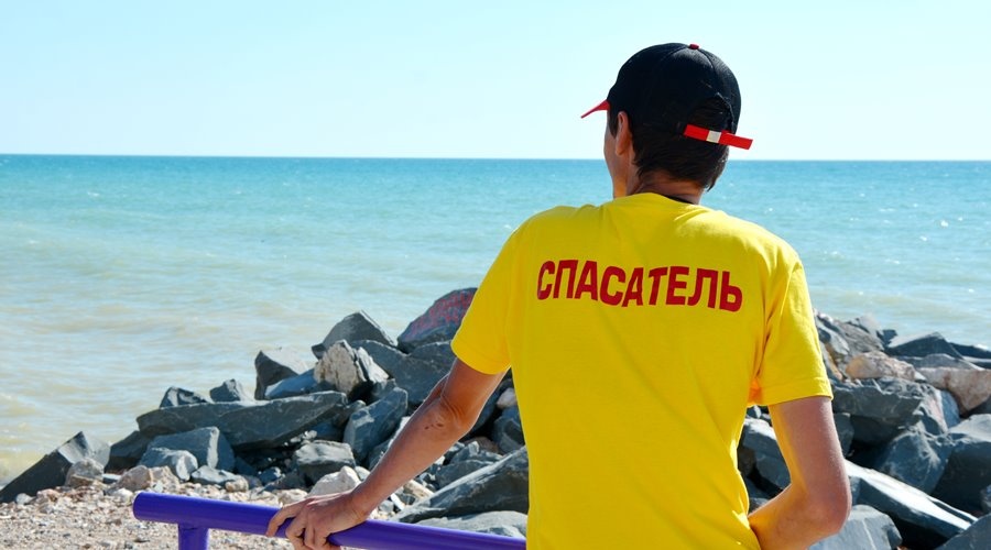 Крымский парламент определил штрафы за открытие пляжей без документов и спасателей