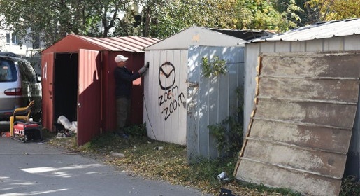 Подрядчик начал принудительный демонтаж 65 незаконных гаражей в Симферополе