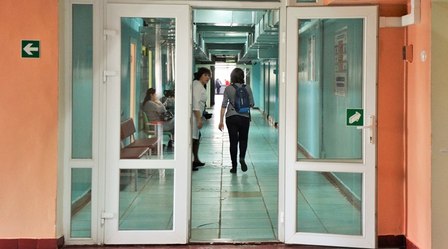 Один пациент с COVID-19 скончался в Крыму за минувшие сутки