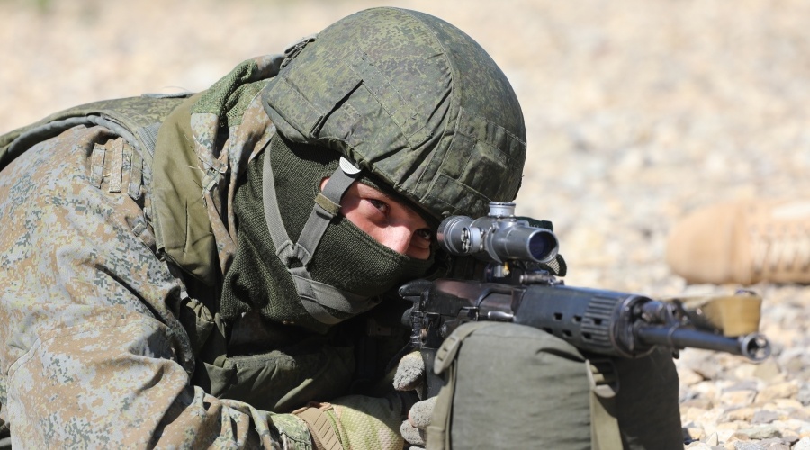 Снайперы ЧФ проходят подготовку на полигоне Ангарский в Крыму