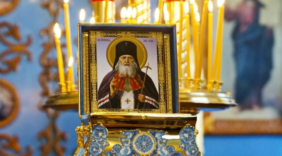 Аксёнов поздравил православных с Днем памяти святителя Луки