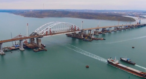 Строители завершили монтаж автодорожных пролётов Крымского моста