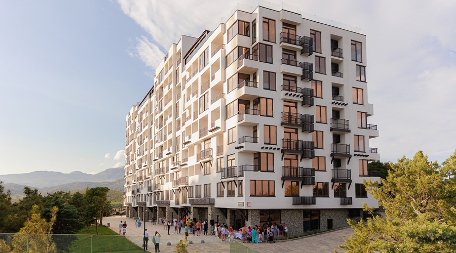 В Алуште торжественно открыли жилой комплекс «Лучистое»