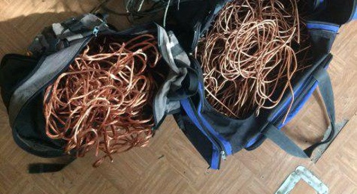Житель Керчи похитил с места реконструкции парка 270 метров кабеля, чтобы сдать его в металлолом