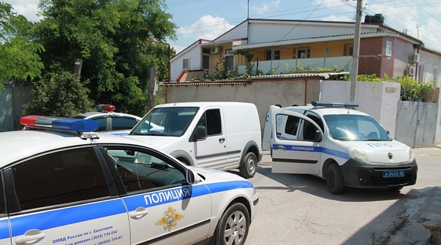 Пьяный велосипедист в Евпатории плюнул в обидчика-водителя и напал на полицейского