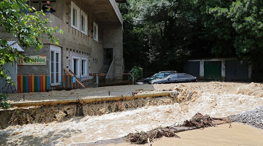 Больше сотни домовладений и почти 90 пляжей пострадали в Ялте из-за потопа