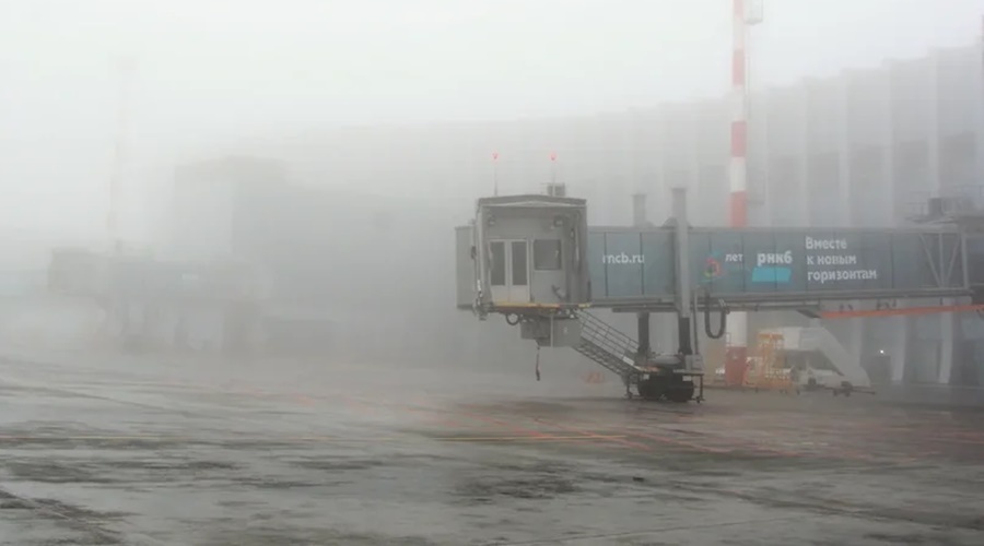 Вылет и прибытие двух рейсов в аэропорту Симферополя задерживается из-за тумана