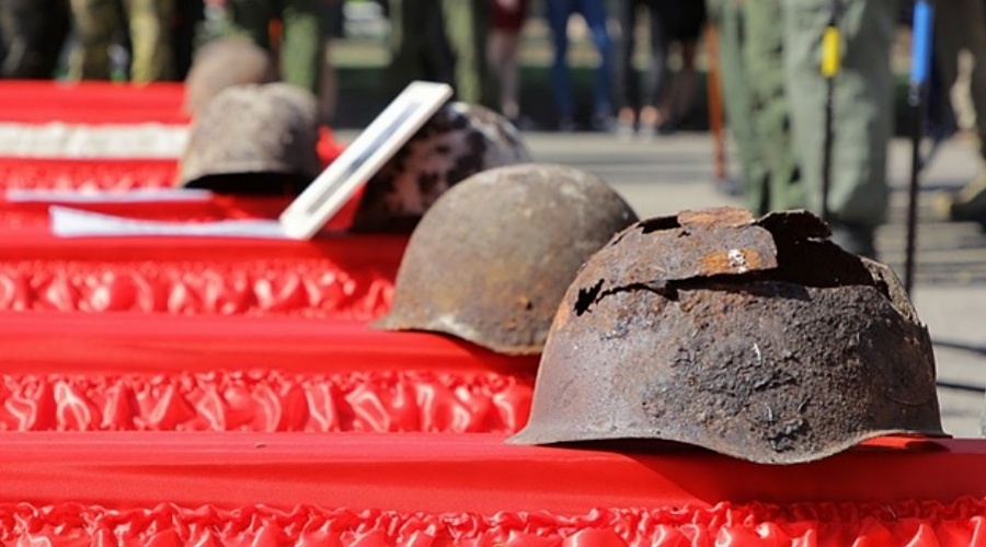 Останки более 350 красноармейцев торжественно перезахоронены в Севастополе