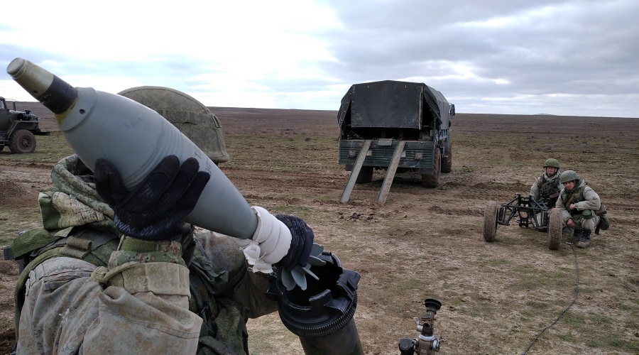 Минометчики Южного военного округа провели стрельбы на полигоне в Крыму