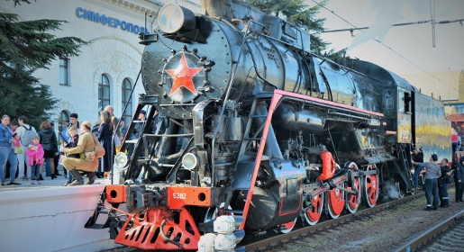 «Поезд Победы» прибыл в Симферополь в день 74-й годовщины освобождения города