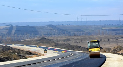 Строители заасфальтировали 18 км трассы «Таврида» на участке от Керчи до Белогорска