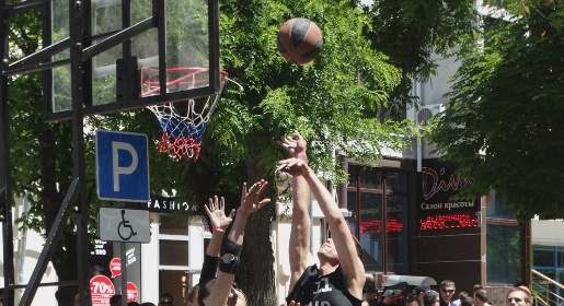 Рекордное число участников выступило в турнире по баскетболу 3х3 ко Дню Симферополя