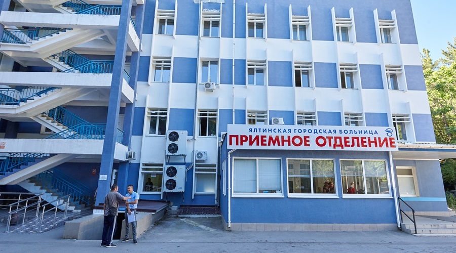 Работа в филиале ФМБА России в Крыму пугает врачей ее большим объемом и отсутствием жилья