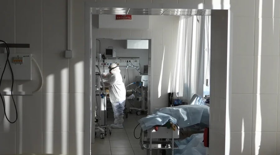 Половина заразившихся COVID-19 за неделю в Крыму попали в больницы