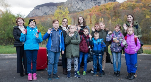Пострадавшие во время пожара в Ростове-на-Дону дети приехали в Крым на оздоровление