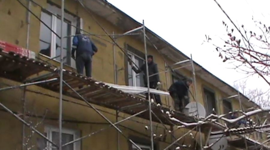 Пограничники выявили на стройке в Старом Крыму больше десятка нелегальных мигрантов из Средней Азии