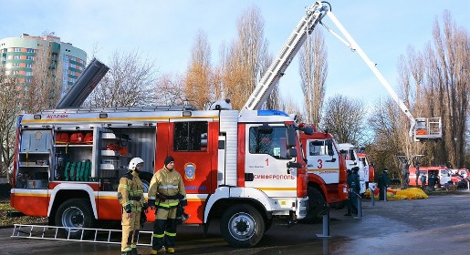 МЧС организовало в Симферополе пожарно-спасательный флешмоб