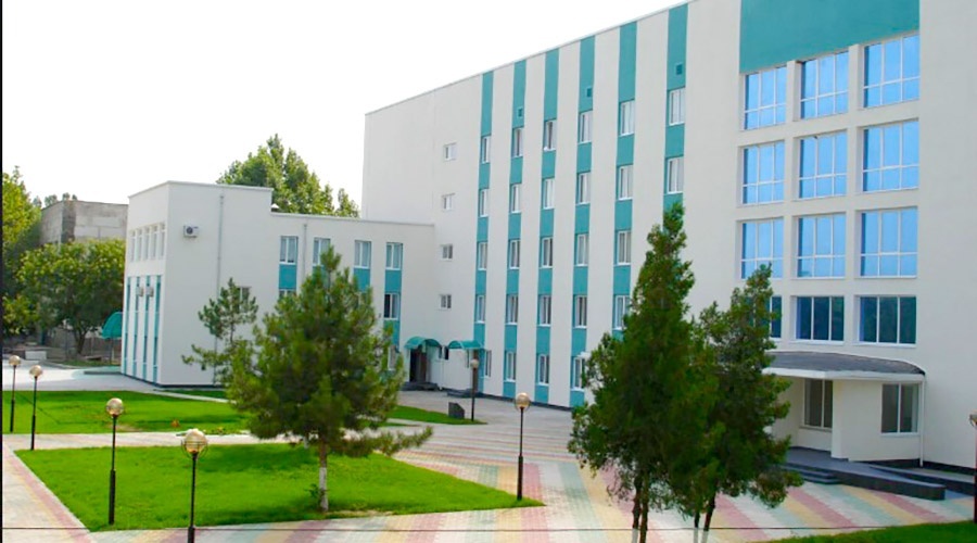 Больницу в Армянске переоборудовали под ковидный госпиталь