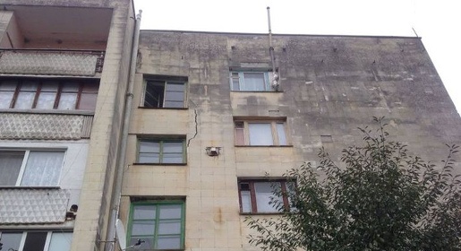 Министр экономразвития Крыма пообещал разобраться с аварийным многоквартирным домом и клубом в селе Долинное