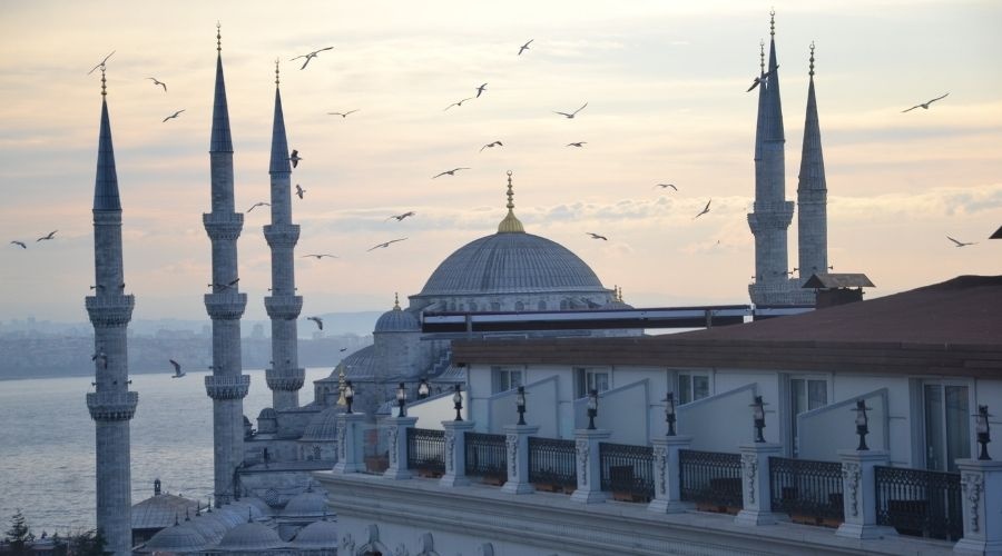 Беспроблемные расчеты картами «Мир» пообещали российским туристам в Турции