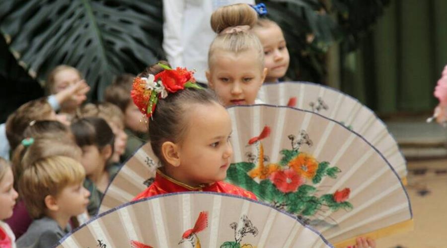 Фестиваль народов мира организовали для детей в «Алых Парусах»