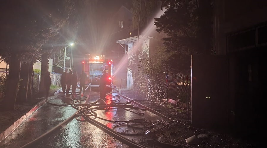 Пожар уничтожил 200 квадратных метров жилого дома в Ялте