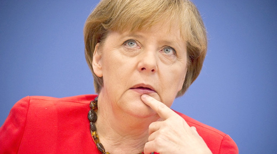 Меркель очень хочет, чтобы Путин с Зеленским поговорили
