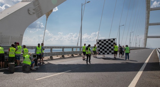 Съемки клипа на новую песню группы «Любэ» проходят на Крымском мосту