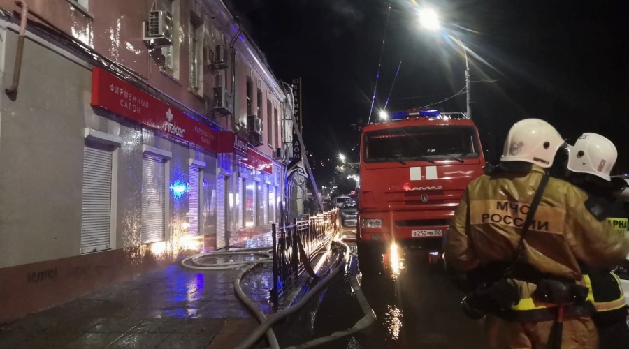 Независимый эксперт оценит состояние несущих конструкций сгоревшего в центре Ялты дома