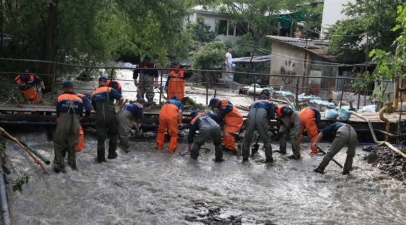 МЧС предупредило об ожидающихся в Крыму ливнях