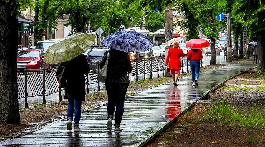 Резкое похолодание и дожди придут в Крым на выходных