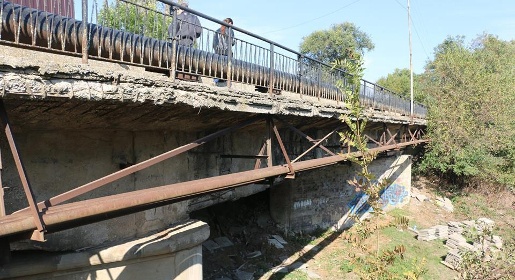 Строители приступили к ремонту Аршинцевского моста в Керчи
