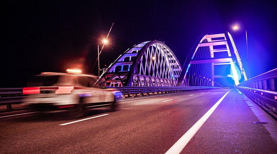 Почти 170 тысяч автомобилей проехало по Крымскому мосту за майские каникулы