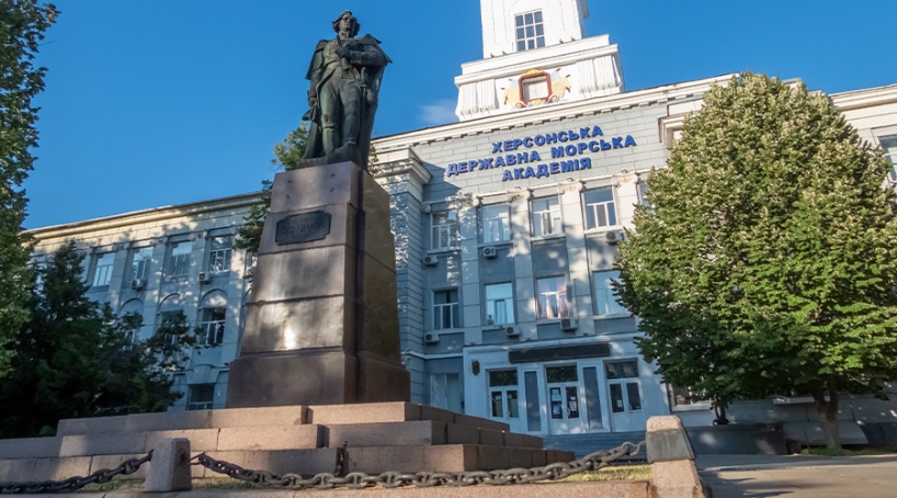 Занятия в школах и вузах Херсона отменили на три дня из-за угрозы обстрелов