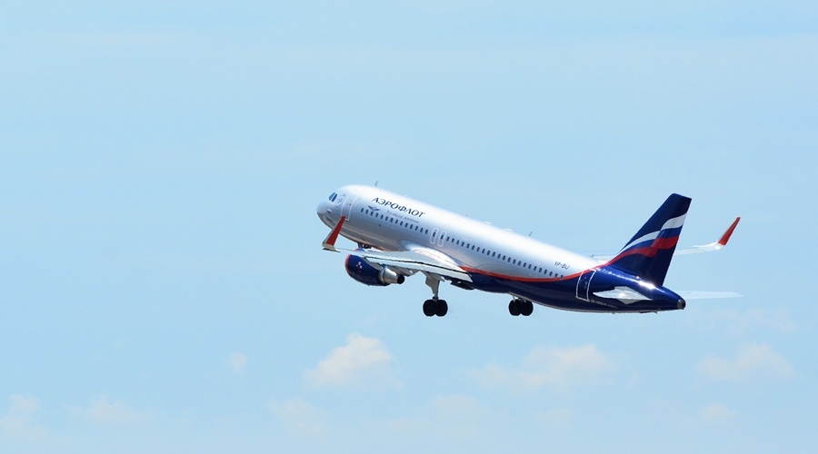 Авиакомпании отменили часть внутренних рейсов из-за снижения господдержки – СМИ
