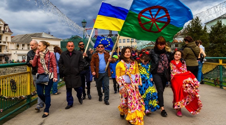 Европа наймёт специалистов для защиты прав нацменьшинств на Украине