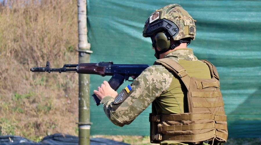 Россия обеспокоена количеством незарегистрированного оружия на Украине – МИД