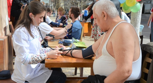 Симферопольские медики присоединились ко всероссийской акции «Будь здоров!»