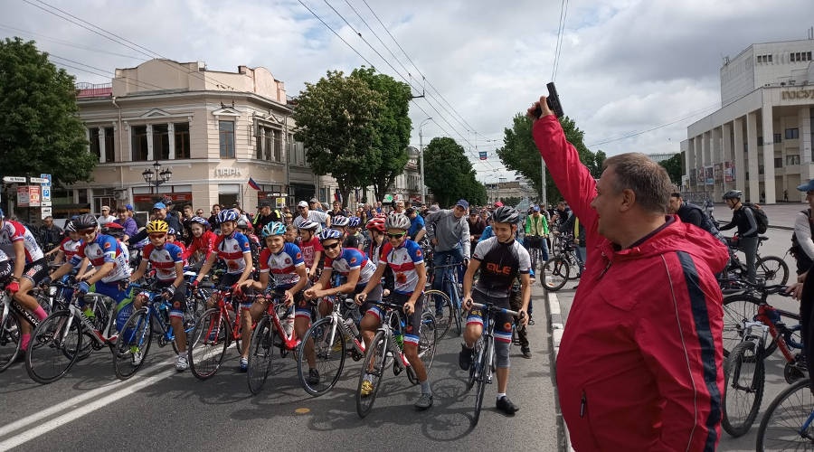 Более 400 симферопольцев приняли участие в городском велопараде