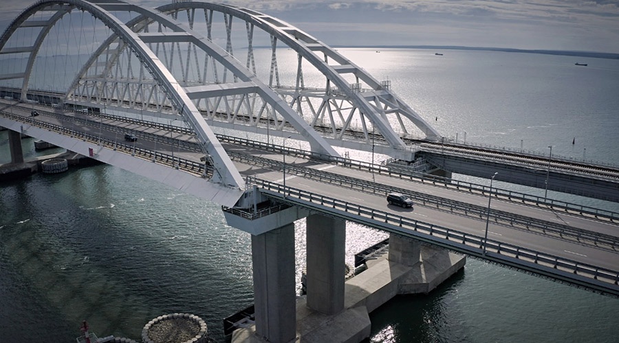 Трафик автомобилей по Крымскому мосту зимой сохранился на уровне прошлого года