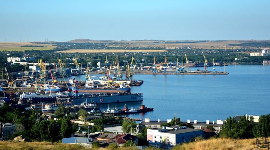 Два судна из Турции стоят на карантине в портах Керчи и Феодосии