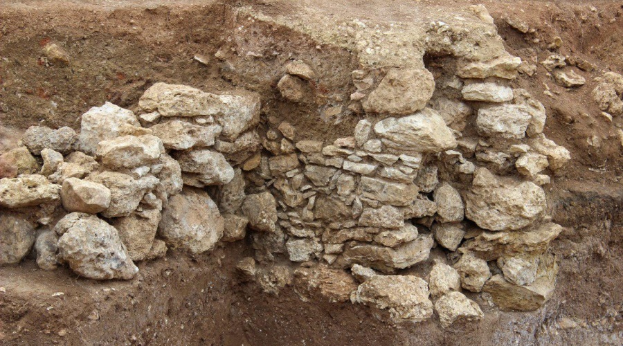 Археологи нашли фрагменты первых жилых домов Севастополя