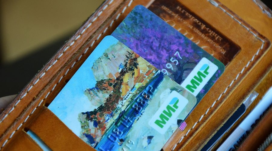 Крымские студенты и преподаватели смогут использовать карты «Мир» как пропуск и читательский билет