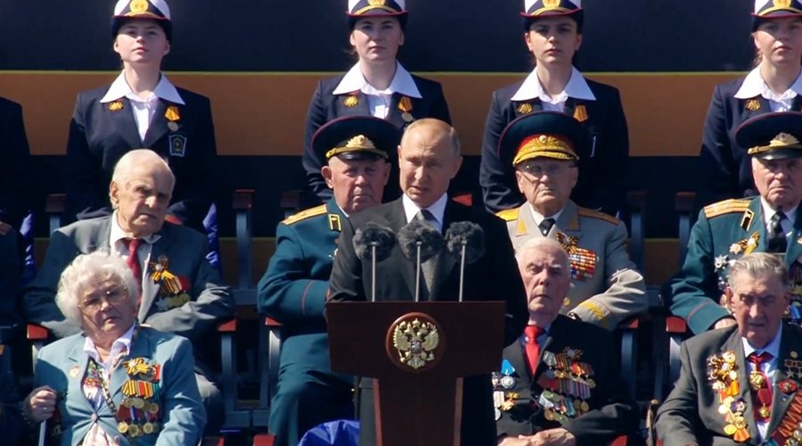 Путин призвал беречь и отстаивать правду о Великой Отечественной войне