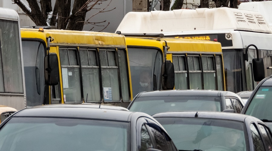 Депутат констатировал несоблюдение графиков движения автобусов в Симферополе