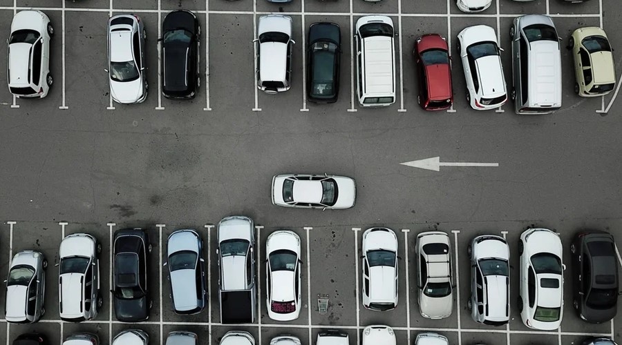 Технологию оценки загруженности парковок с помощью нейросетей разработали в России