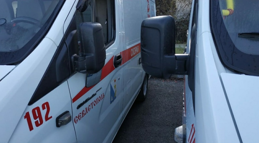 Неизвестные напали на машины станции «скорой помощи» в Севастополе
