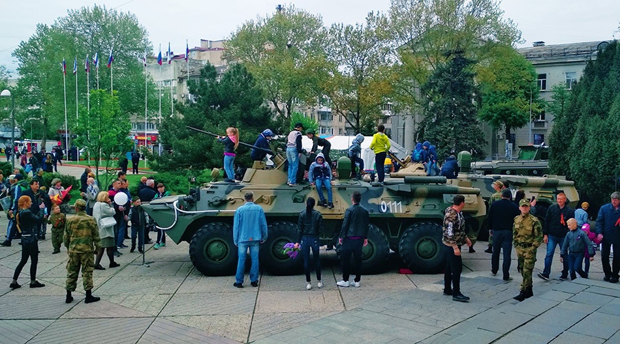 Выставка современной военной техники открылась в центре крымской столицы